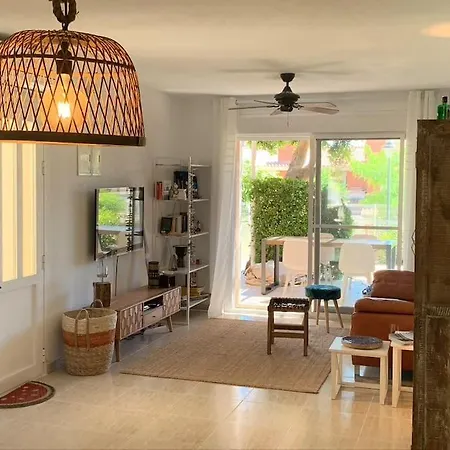 Idyllisches Ferienhaus Mit Gemeinschaftspool & Ruhiger Meerlage *
